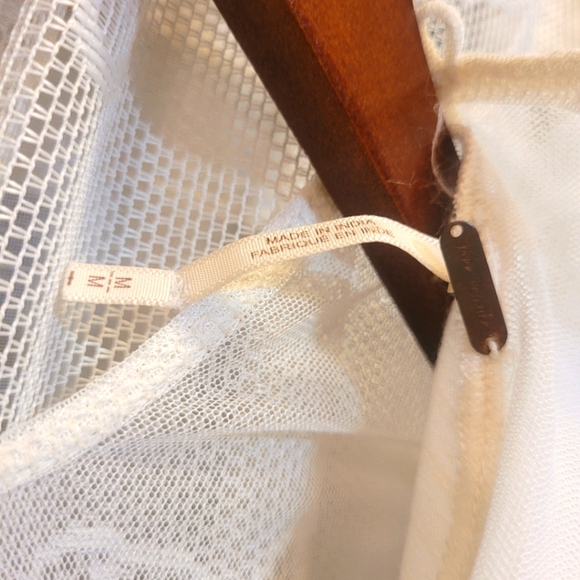 Free People Womens Sz M Sheer White w/ Beautiful Floral Embroidery - Picture 6 of 11